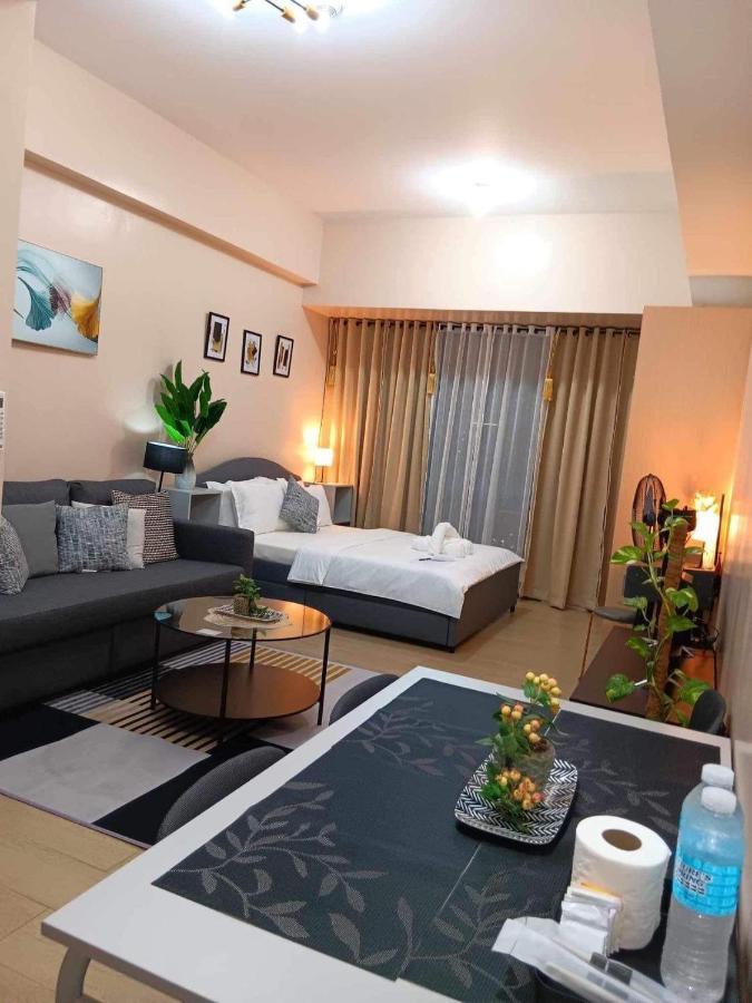 Studio Condo Building 81 Newport Boulevard Manila Exterior photo
