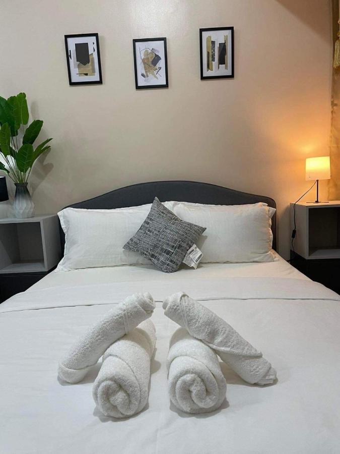 Studio Condo Building 81 Newport Boulevard Manila Exterior photo