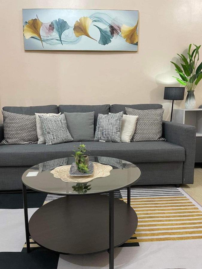 Studio Condo Building 81 Newport Boulevard Manila Exterior photo